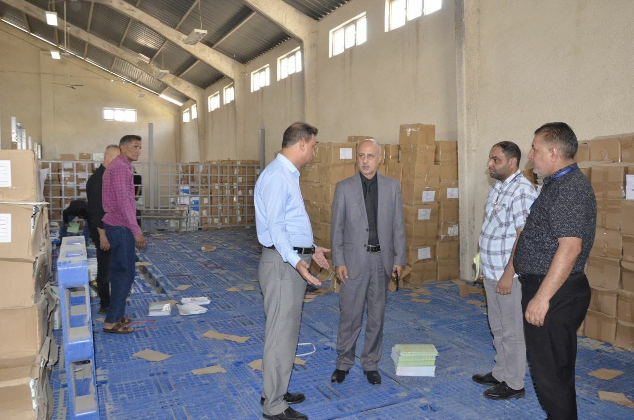 توزيع الكتب المنهجية في العراق