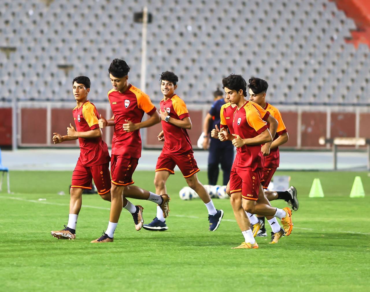 باشر منتخب شباب العراق، تحضيراته التدريبية في ملعبِ الشعب الدوليّ، استعدادًا لنهائياتِ كأس العالم تحت 20 عامًا، مع وصول محترفين جدد.