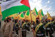 أصدرت كتائب حزب الله، يوم الأربعاء 22 تشرين الثاني/نوفمبر 2023، بيانًا حول الهجوم الأمريكي الذي طال مقراتها، مهددة بتوسيع دائرة الأهداف.