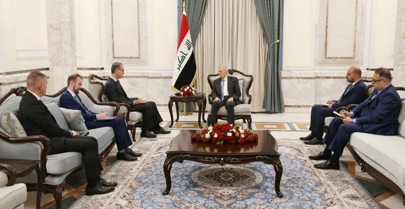 استقبل رئيس الجمهورية عبد اللطيف رشيد، يوم الثلاثاء 6 كانون الأول/ديسمبر 2022، في قصر بغداد، وفد بعثة الاتحاد الأوروبي لدى العراق.